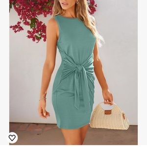 Illusory tie dress medium green BNWT